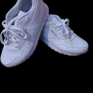 Reebok White Athletic Shoes for Performance